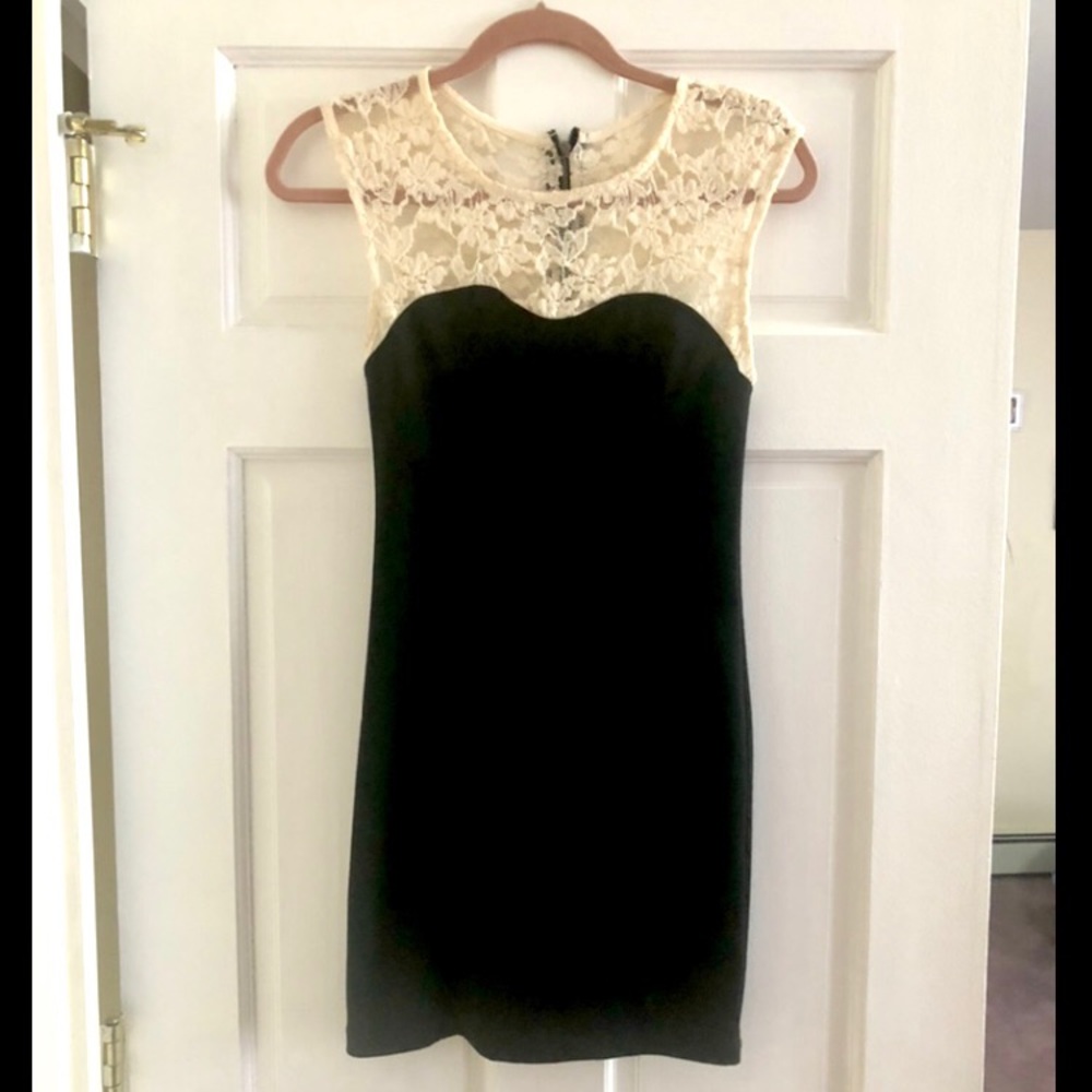 Black & lace tight dress